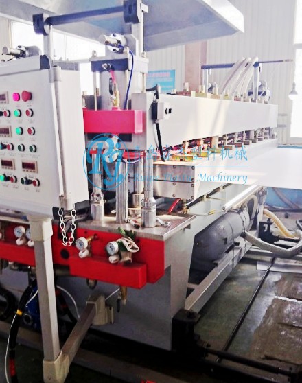 PC陽光板生產線