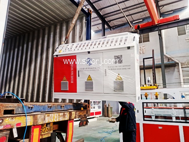 前天發的墻板生產線，今天發的pvc雙管生產線，明天繼續格柵板生產線