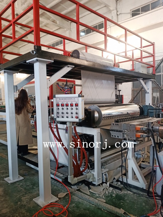 各種設備工廠試機中。。。UV板生產線、門板生產線、格柵板生產線、木飾面生產線。。。。。。